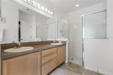 Casa en venta en Kissimmee, Florida, 5 dormitorios, 243.22 m2 № 1818973 - foto 18