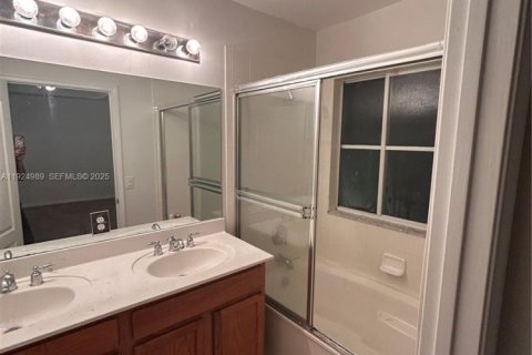 Adosado en alquiler en Homestead, Florida, 3 dormitorios, 146.79 m2 № 1983489 - foto 8