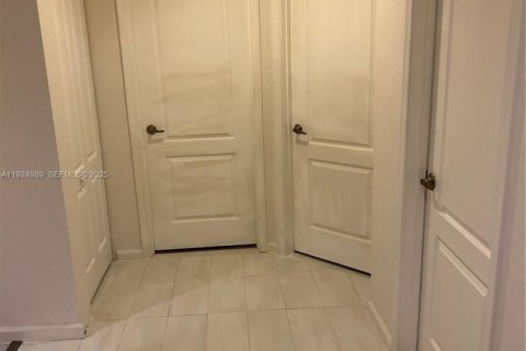 Adosado en alquiler en Homestead, Florida, 3 dormitorios, 146.79 m2 № 1983489 - foto 10