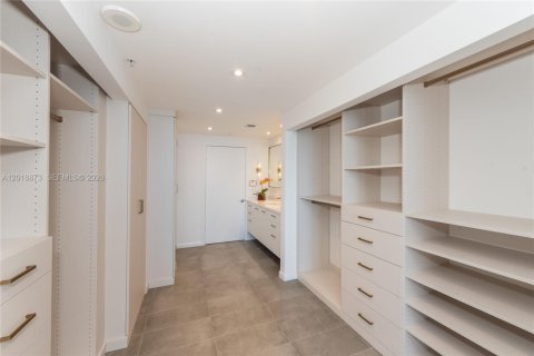 Купить кондоминиум в Майами, Флорида 1 спальня, 100.98м2, № 2145760 - фото 11