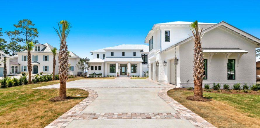 House in Santa Rosa Beach, Florida 5 bedrooms, 475.66 sq.m. № 558441