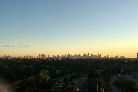 Condominio en venta en Coral Gables, Florida, 1 dormitorio, 72.56 m2 № 1958918 - foto 9