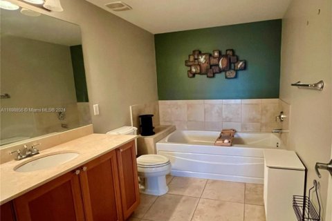 Condominio en venta en Coral Gables, Florida, 1 dormitorio, 72.56 m2 № 1958918 - foto 17