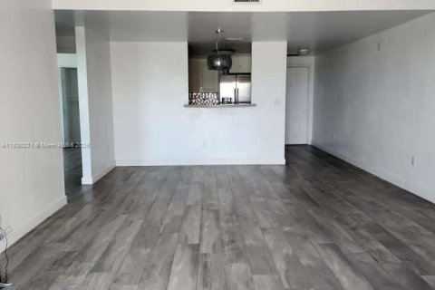 Condo in Coral Gables, Florida, 2 bedrooms  № 1806004 - photo 7
