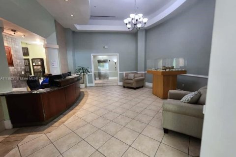 Condo in Coral Gables, Florida, 2 bedrooms  № 1806004 - photo 6