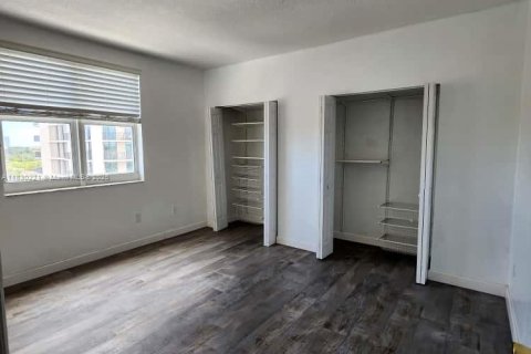 Condo in Coral Gables, Florida, 2 bedrooms  № 1806004 - photo 24