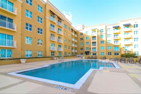 Condo in Coral Gables, Florida, 2 bedrooms  № 1806004 - photo 2