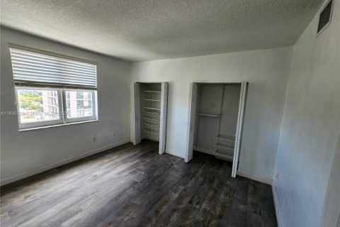 Condo in Coral Gables, Florida, 2 bedrooms  № 1806004 - photo 14