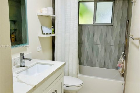 Снять в аренду виллу или дом в Катлер-Бей, Флорида 4 спальни, 177.54м2, № 1995658 - фото 21