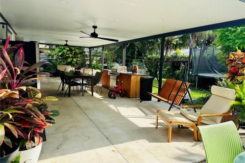 Снять в аренду виллу или дом в Катлер-Бей, Флорида 4 спальни, 177.54м2, № 1995658 - фото 28