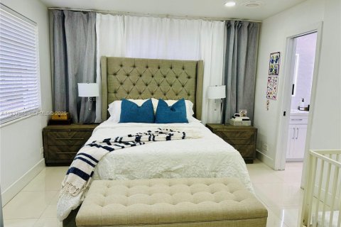 Снять в аренду виллу или дом в Катлер-Бей, Флорида 4 спальни, 177.54м2, № 1995658 - фото 15