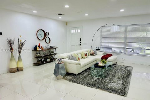 Снять в аренду виллу или дом в Катлер-Бей, Флорида 4 спальни, 177.54м2, № 1995658 - фото 11