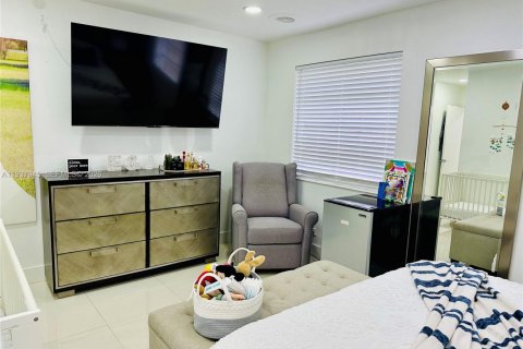 Снять в аренду виллу или дом в Катлер-Бей, Флорида 4 спальни, 177.54м2, № 1995658 - фото 16