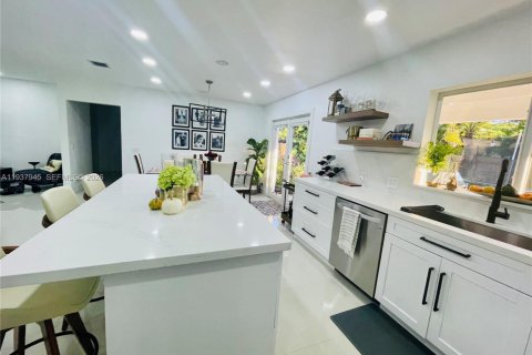 Снять в аренду виллу или дом в Катлер-Бей, Флорида 4 спальни, 177.54м2, № 1995658 - фото 7