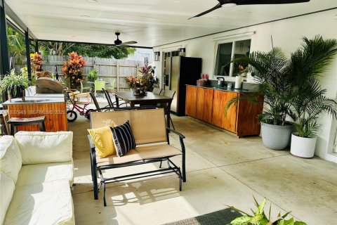 Снять в аренду виллу или дом в Катлер-Бей, Флорида 4 спальни, 177.54м2, № 1995658 - фото 29