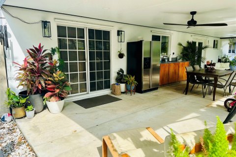 Снять в аренду виллу или дом в Катлер-Бей, Флорида 4 спальни, 177.54м2, № 1995658 - фото 26