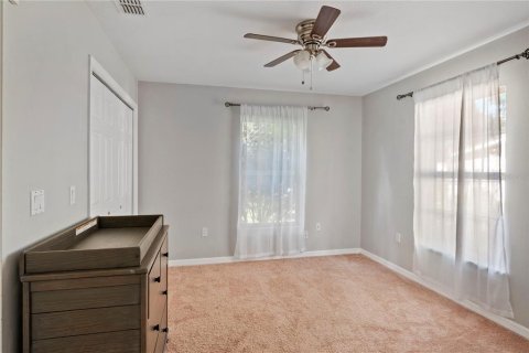 House in Zephyrhills, Florida 5 bedrooms, 324.04 sq.m. № 1911278 - photo 9