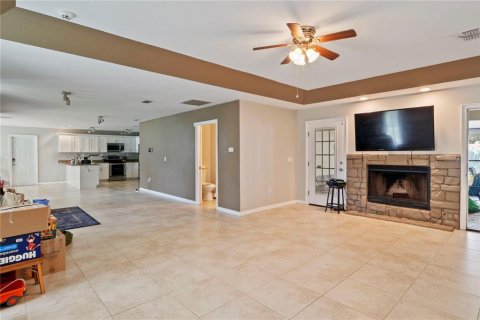 House in Zephyrhills, Florida 5 bedrooms, 324.04 sq.m. № 1911278 - photo 3