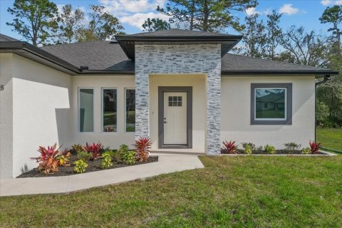 House in Deltona, Florida 4 bedrooms, 161.93 sq.m. № 2210359 - photo 4