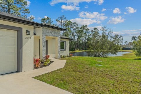 House in Deltona, Florida 4 bedrooms, 161.93 sq.m. № 2210359 - photo 5