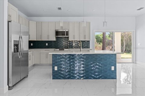 House in Deltona, Florida 4 bedrooms, 161.93 sq.m. № 2210359 - photo 10