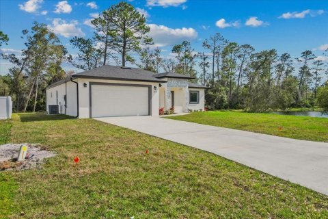 House in Deltona, Florida 4 bedrooms, 161.93 sq.m. № 2210359 - photo 3