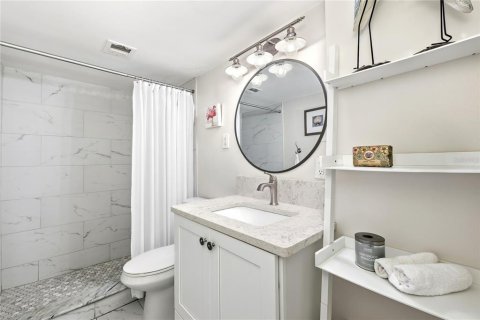 Condo in Saint Petersburg, Florida, 2 bedrooms  № 2149999 - photo 19