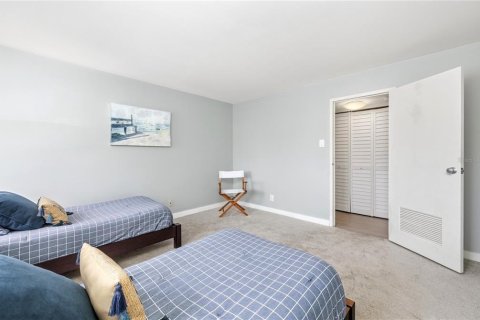 Condo in Saint Petersburg, Florida, 2 bedrooms  № 2149999 - photo 22