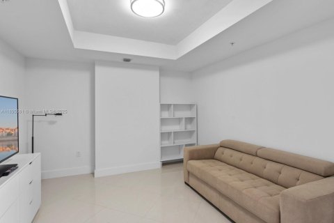 Condominio en venta en North Miami Beach, Florida, 2 dormitorios, 167.97 m2 № 2014559 - foto 14