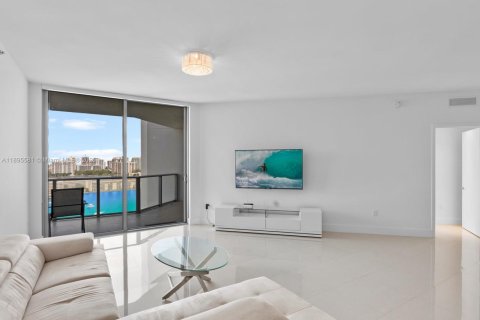 Condominio en venta en North Miami Beach, Florida, 2 dormitorios, 167.97 m2 № 2014559 - foto 10