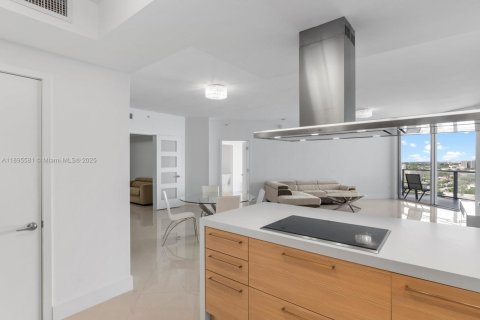 Condominio en venta en North Miami Beach, Florida, 2 dormitorios, 167.97 m2 № 2014559 - foto 20