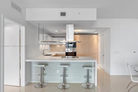 Condominio en venta en North Miami Beach, Florida, 2 dormitorios, 167.97 m2 № 2014559 - foto 17