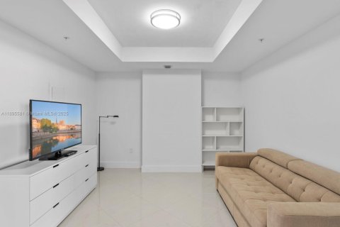 Condominio en venta en North Miami Beach, Florida, 2 dormitorios, 167.97 m2 № 2014559 - foto 12