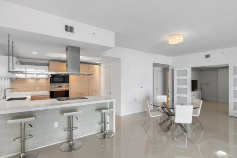 Condominio en venta en North Miami Beach, Florida, 2 dormitorios, 167.97 m2 № 2014559 - foto 16