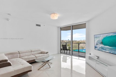Condominio en venta en North Miami Beach, Florida, 2 dormitorios, 167.97 m2 № 2014559 - foto 11