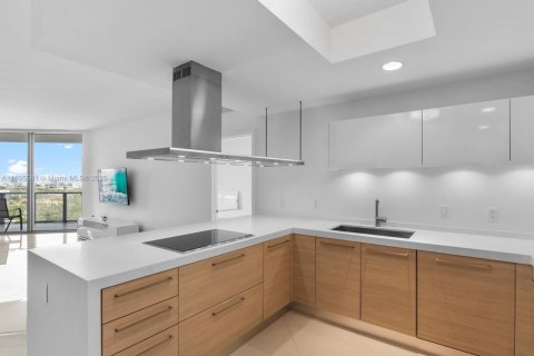 Condominio en venta en North Miami Beach, Florida, 2 dormitorios, 167.97 m2 № 2014559 - foto 6