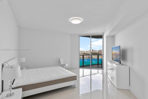 Condominio en venta en North Miami Beach, Florida, 2 dormitorios, 167.97 m2 № 2014559 - foto 22