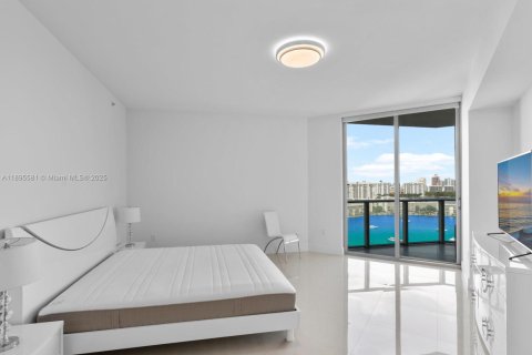 Condominio en venta en North Miami Beach, Florida, 2 dormitorios, 167.97 m2 № 2014559 - foto 23