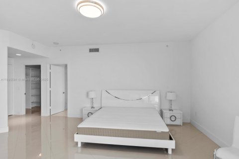 Condominio en venta en North Miami Beach, Florida, 2 dormitorios, 167.97 m2 № 2014559 - foto 24
