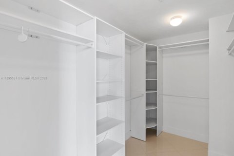 Condominio en venta en North Miami Beach, Florida, 2 dormitorios, 167.97 m2 № 2014559 - foto 25