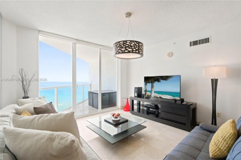 Condominio en venta en Sunny Isles Beach, Florida, 2 dormitorios, 159.33 m2 № 2186383 - foto 2