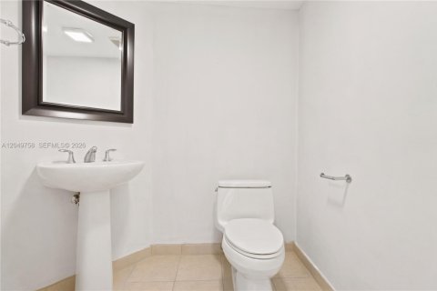Condominio en venta en Sunny Isles Beach, Florida, 2 dormitorios, 159.33 m2 № 2186383 - foto 13