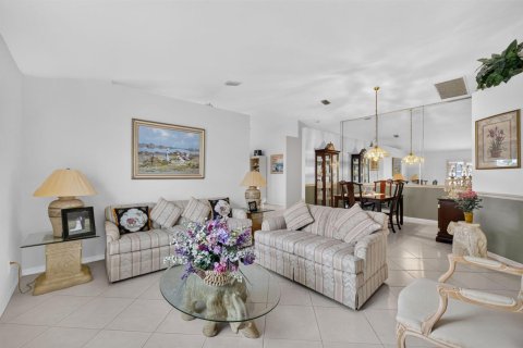 House in Port St. Lucie, Florida 3 bedrooms, 181.16 sq.m. № 2392923 - photo 6