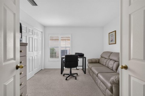 House in Port St. Lucie, Florida 3 bedrooms, 181.16 sq.m. № 2392923 - photo 28