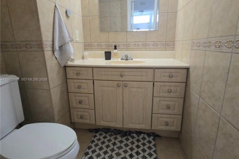 Condo in North Miami Beach, Florida, 1 bedroom  № 2031899 - photo 8