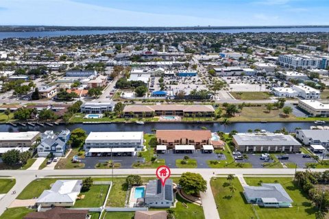 Casa en venta en Cape Coral, Florida, 3 dormitorios, 135.27 m2 № 2418333 - foto 21