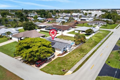 Casa en venta en Cape Coral, Florida, 3 dormitorios, 135.27 m2 № 2418333 - foto 22