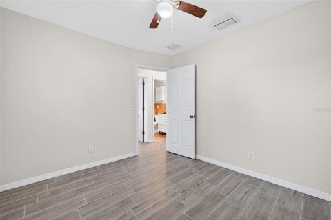 Casa en venta en Cape Coral, Florida, 3 dormitorios, 135.27 m2 № 2418333 - foto 10
