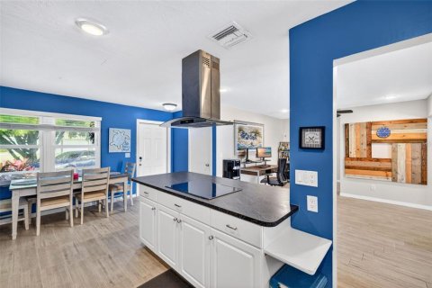Casa en venta en Cape Coral, Florida, 3 dormitorios, 135.27 m2 № 2418333 - foto 4