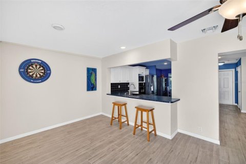 Casa en venta en Cape Coral, Florida, 3 dormitorios, 135.27 m2 № 2418333 - foto 6